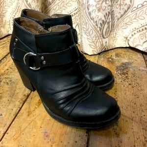 Black ankle boots size 7.5